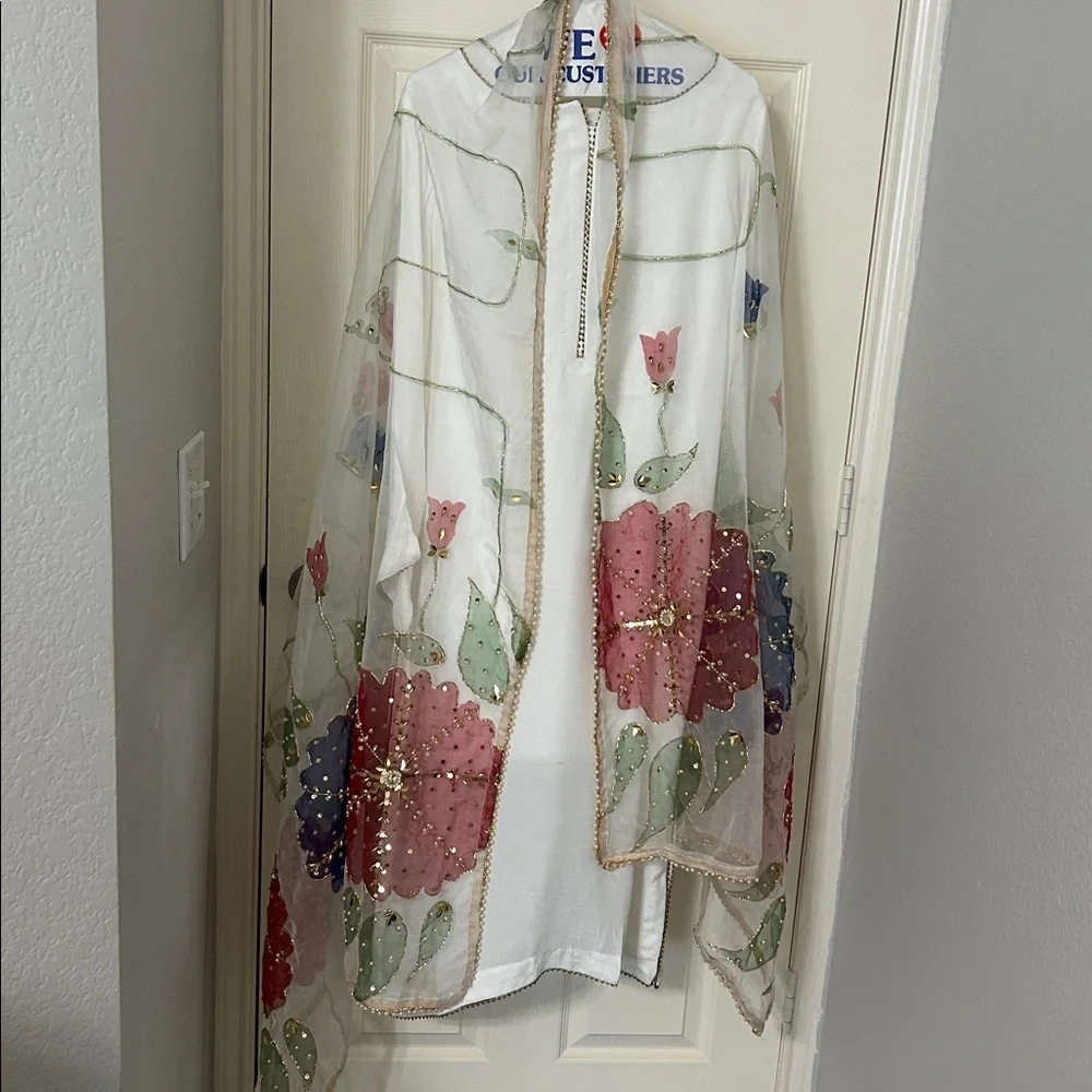 Organza Duppatta stole white painted floral full size. Pearl sequins work. NWOT - Picture 7 of 13